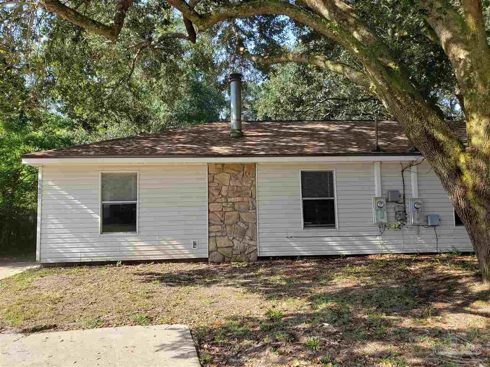 1363 Jasma Ln in Pensacola, FL - Building Photo