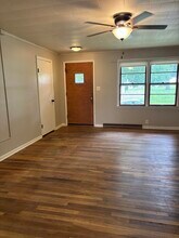 414 4th Ave, Unit A in Clarence, IA - Building Photo - Building Photo