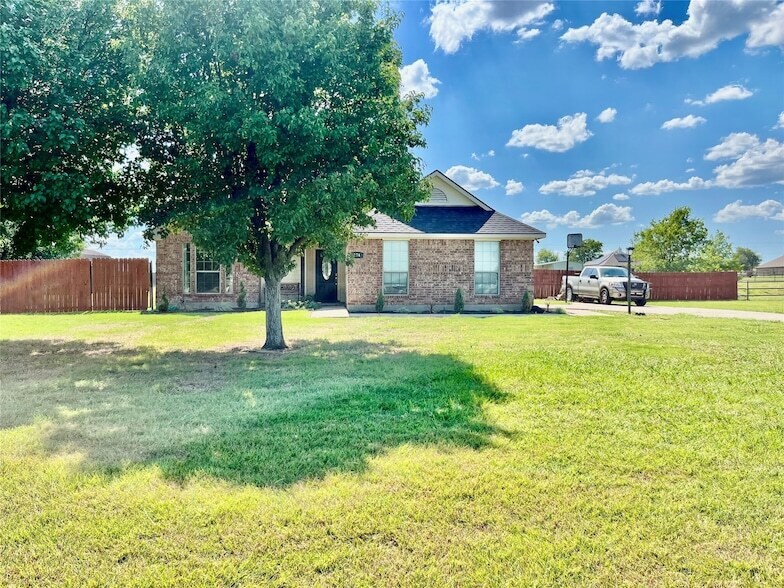 274 Heather Ln in Decatur, TX - Building Photo