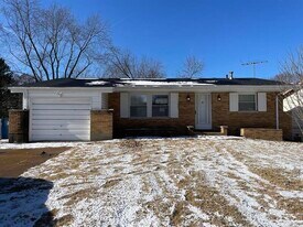 11423 Ortega Dr in St. Louis, MO - Building Photo