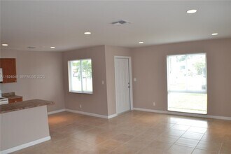 833 SW 14th St in Fort Lauderdale, FL - Building Photo - Building Photo