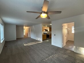 1073 NE Hidden Valley Dr in Bend, OR - Building Photo - Building Photo