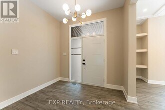 1961 Cedarlakes Way in Ottawa, ON - Building Photo - Building Photo