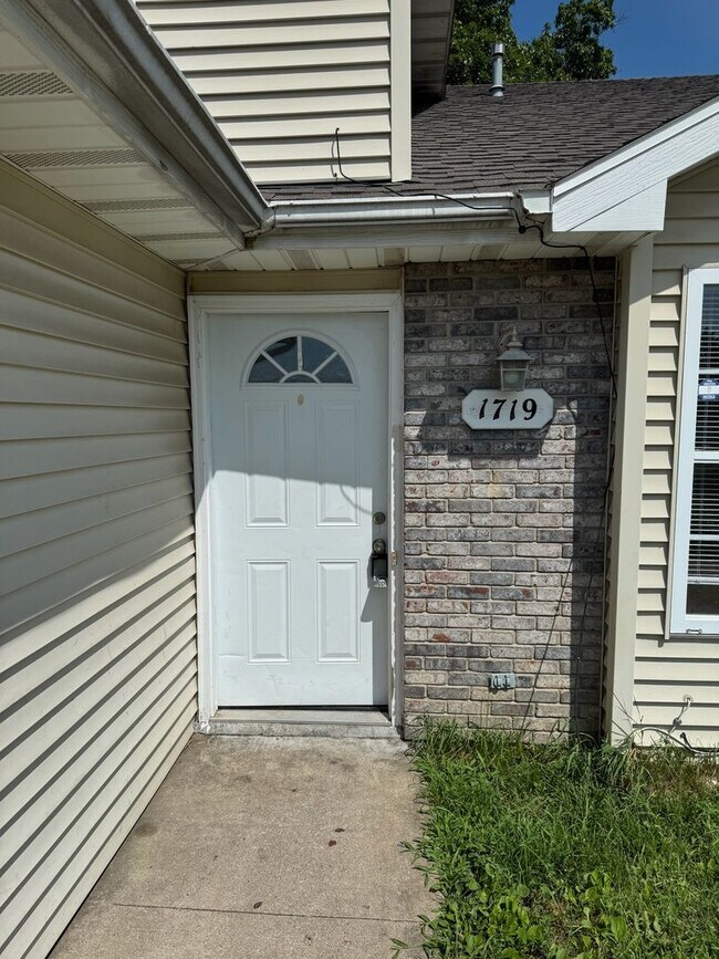 1719-1719 Hanover Blvd in Columbia, MO - Building Photo - Building Photo