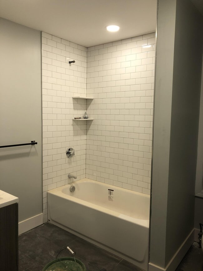 19 Washburn St, Unit 2 in Boston, MA - Foto de edificio - Building Photo