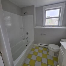 81 Crane Ave S in Taunton, MA - Building Photo - Building Photo