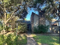 13810 Paradise Valley Dr in Houston, TX - Building Photo - Building Photo