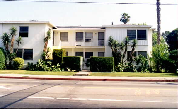 15854 Vanowen St in Van Nuys, CA - Building Photo - Building Photo