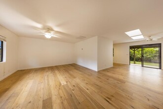 325 El Conejo Dr in Ojai, CA - Building Photo - Building Photo