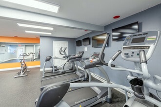 Bullocks Point Townhomes in Riverside, RI - Building Photo - Interior Photo