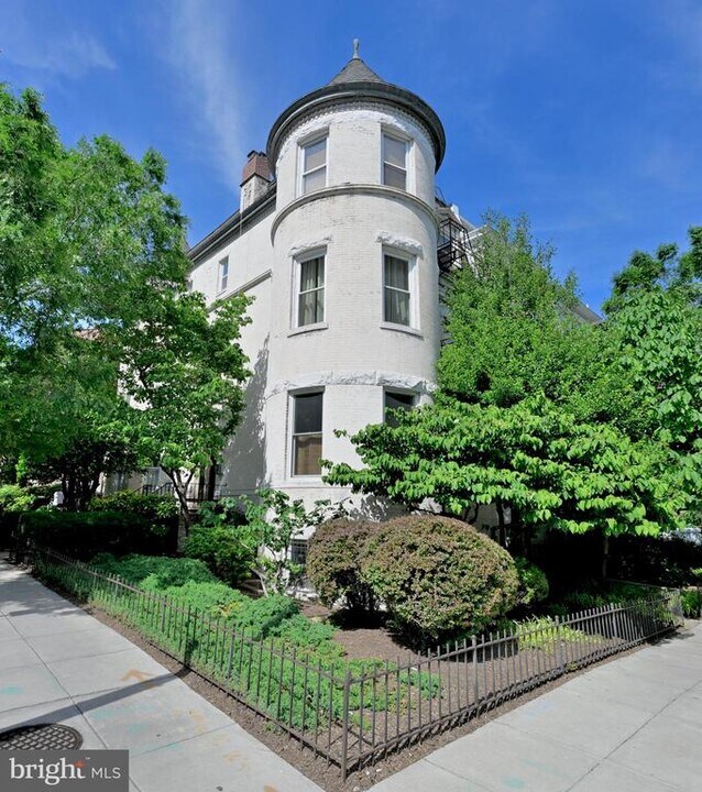 1933 S St NW in Washington, DC - Building Photo