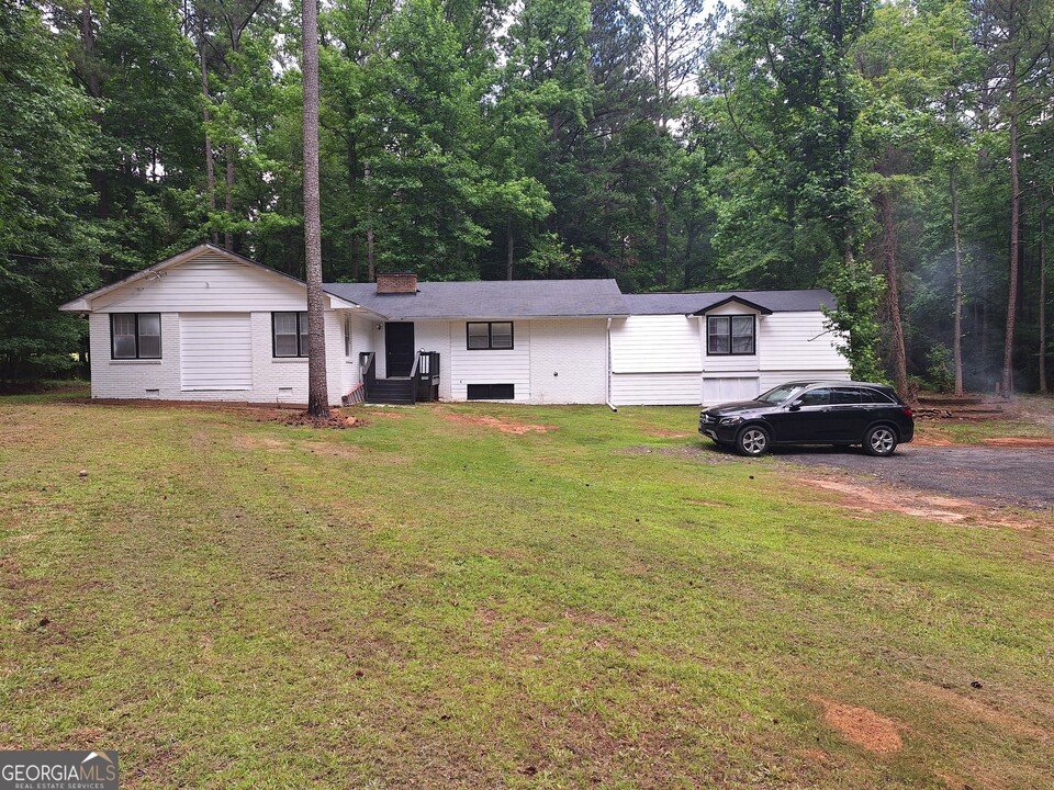 3166 Glad Dale Dr SE in Conyers, GA - Building Photo