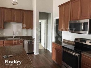 217 Weeping Willow Run Dr in Johnstown, OH - Building Photo - Building Photo