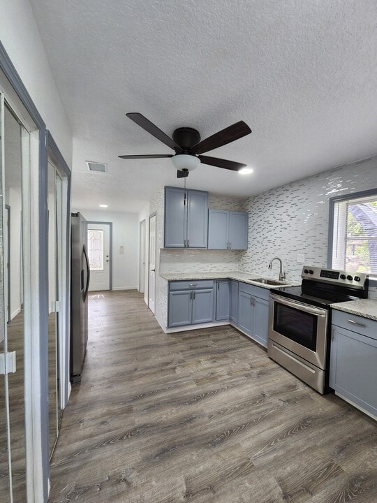7911 Napoleon St, Unit #C - Room 2 in Orlando, FL - Building Photo