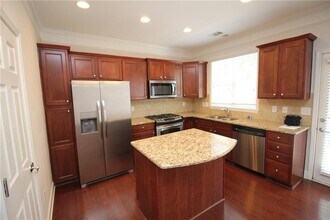 2170 Weldonberry Dr in Atlanta, GA - Building Photo - Building Photo