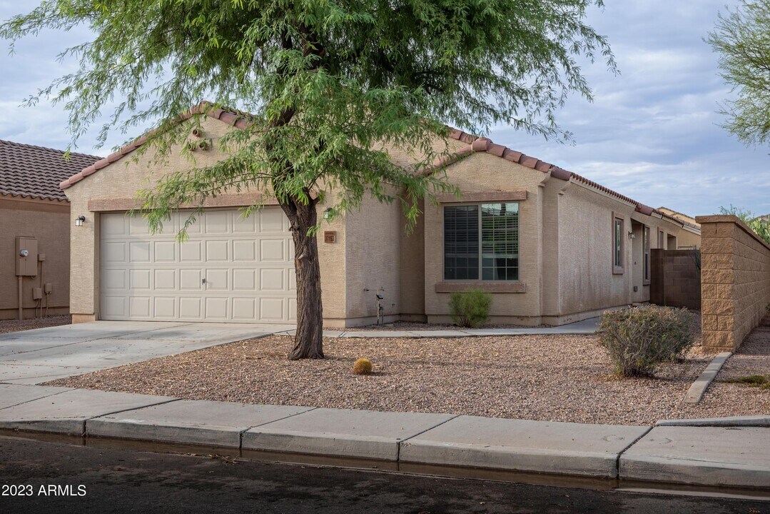37153 W Amalfi Ave in Maricopa, AZ - Building Photo
