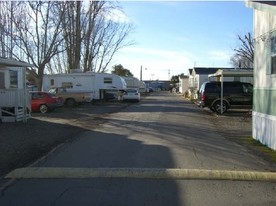 Sunset Mobile Home Park in Santa Rosa, CA - Foto de edificio - Building Photo