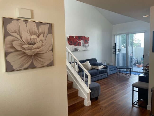 property at 6 Alcoba