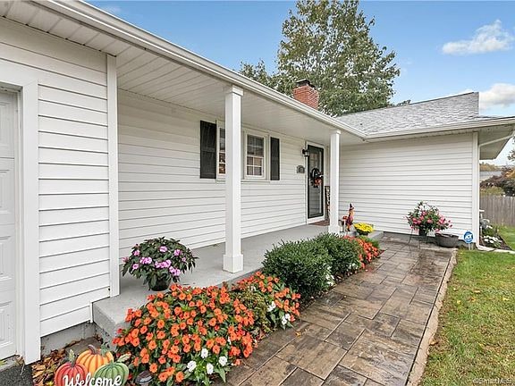 35 Delwood Rd in Stratford, CT - Foto de edificio - Building Photo