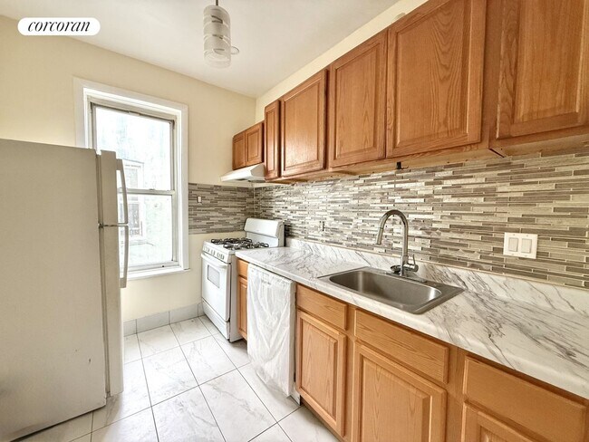 1416 E 2nd St in Brooklyn, NY - Building Photo - Building Photo