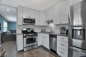 16 Brookside Ave in Pequannock Township, NJ - Building Photo - Building Photo