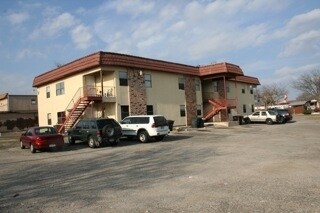 935 Linde Ave in New Braunfels, TX - Foto de edificio