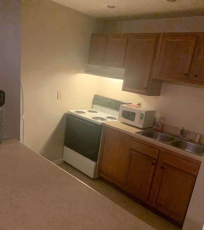 488 Town Mountain Rd, Unit B in Pikeville, KY - Building Photo - Building Photo