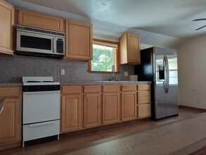 631 Canal St, Unit Apt 4 in Placerville, CA - Building Photo - Building Photo