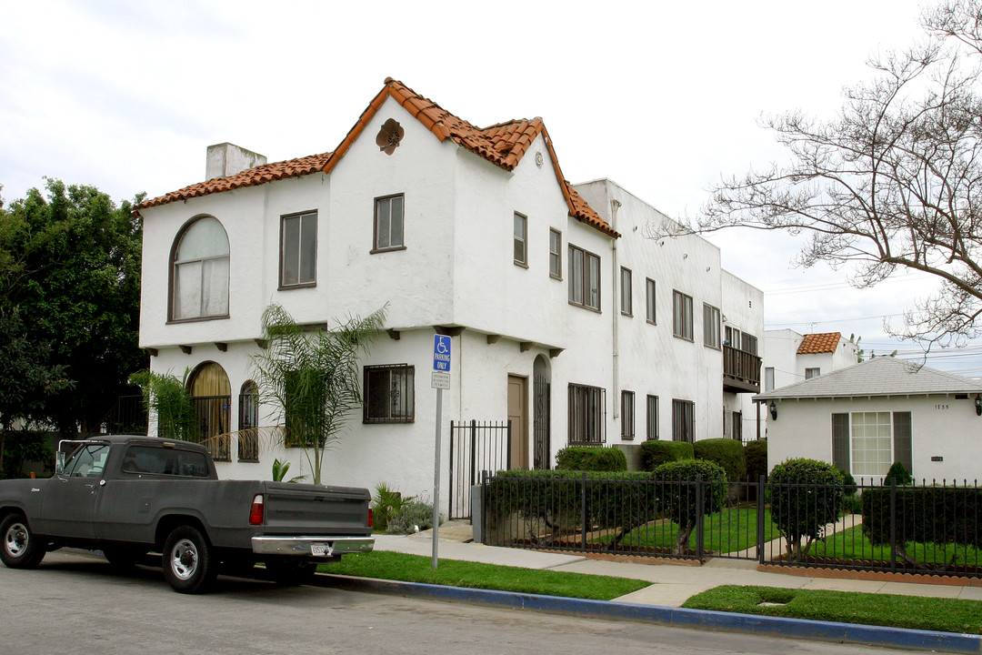 1725 Lewis Ave in Long Beach, CA - Building Photo