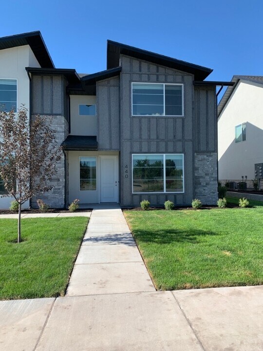 440 W 85 S in Providence, UT - Building Photo