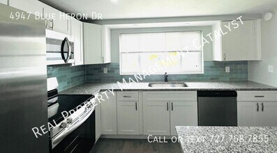 4947 Blue Heron Dr in New Port Richey, FL - Building Photo - Building Photo