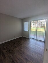 5905 S Kings Hwy in Myrtle Beach, SC - Building Photo - Building Photo