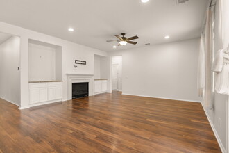 362 Calle Vela in San Marcos, CA - Building Photo - Building Photo