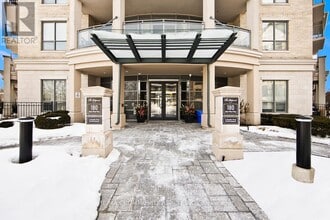 180 John West Way in Aurora, ON - Building Photo - Building Photo