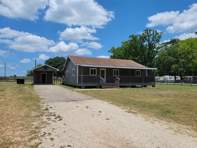 12123 Old County Rd in Willis, TX - Building Photo - Building Photo