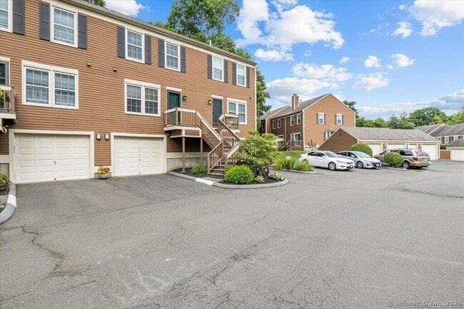 49 Foxbridge Village Rd in Branford, CT - Building Photo - Building Photo