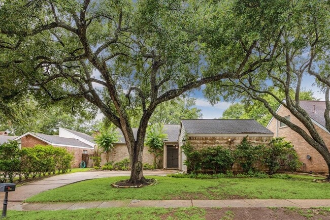 1926 Woodland Springs St in Houston, TX - Building Photo - Building Photo