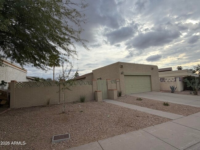 909 E Escuda Dr in Phoenix, AZ - Building Photo - Building Photo