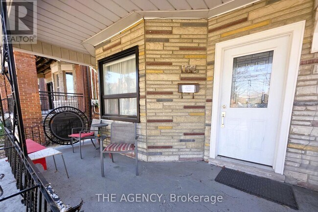 174 Delaware Ave in Toronto, ON - Building Photo - Building Photo