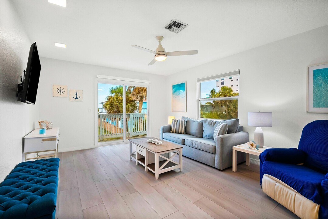 336 Hernando St in Fort Pierce, FL - Building Photo