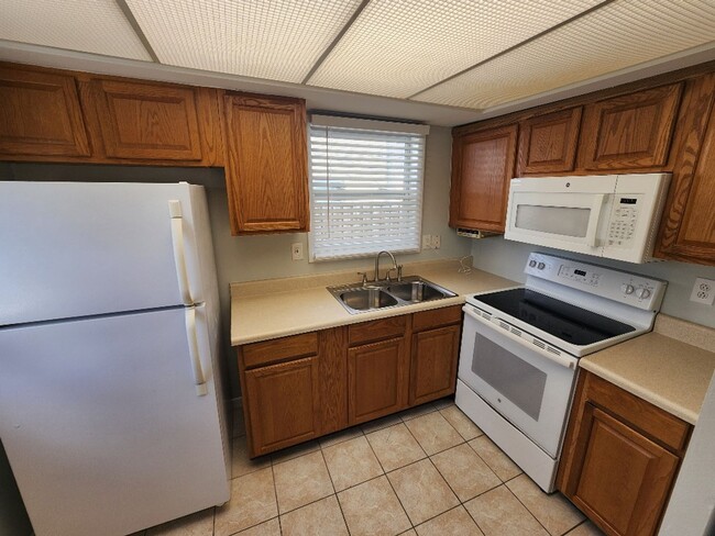2508 S Atlantic Ave in New Smyrna Beach, FL - Building Photo - Building Photo