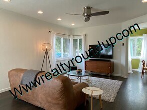 3011 Allston Way in Stockton, CA - Building Photo - Building Photo