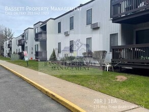 175 Mill Pond Rd in Hamden, CT - Building Photo - Building Photo