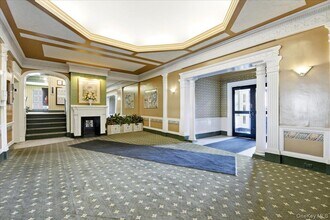 114-20 Queens Blvd in Queens, NY - Building Photo - Building Photo