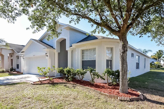 12617 Kings Lake Dr in Gibsonton, FL - Foto de edificio - Building Photo