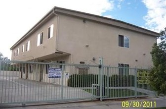 6925 Radford Ave in North Hollywood, CA - Building Photo - Building Photo