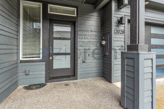 12028 NE 108th St in Vancouver, WA - Foto de edificio - Building Photo