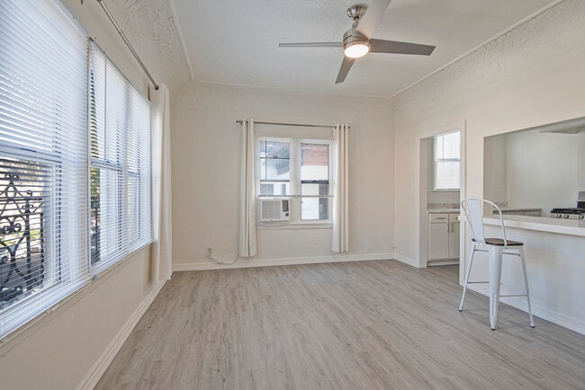property at 121 N Kenmore Ave