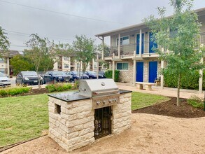 The Monarch in San Marcos, TX - Foto de edificio - Building Photo