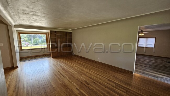 1617 Center Point Rd NE in Cedar Rapids, IA - Building Photo - Building Photo